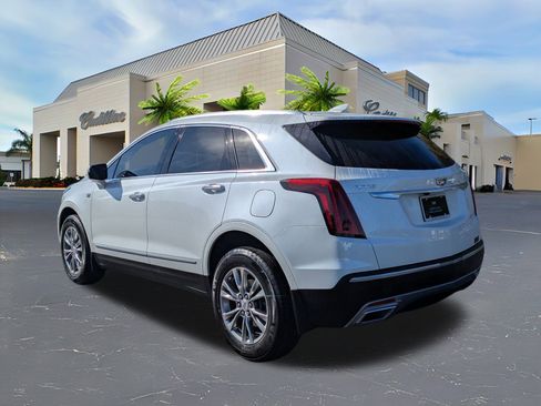Certified 2022 Cadillac XT5 Premium Luxury image 4