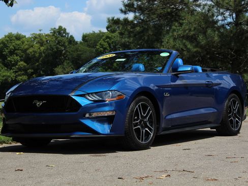 Used 2023 Ford Mustang GT Premium w/ Equipment Group 401A RWD image 4