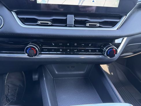 New 2026 Chevrolet Equinox LT image 19