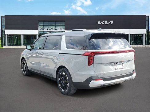 New 2026 Kia Carnival EX image 3