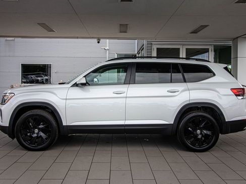 New 2026 Volkswagen Atlas SE FWD image 13