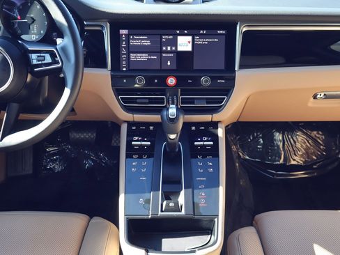 New 2024 Porsche Macan 4 Electric image 20