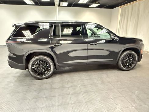 New 2026 Chevrolet Traverse LT w/ Midnight/Sport Edition image 7
