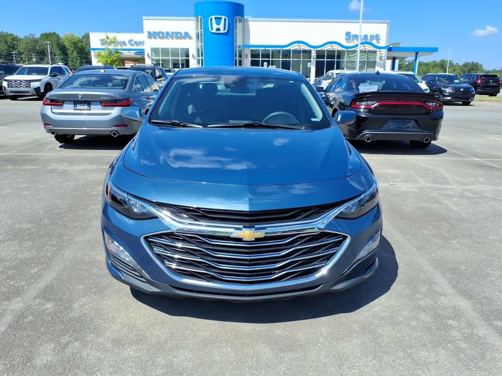 Used 2024 Chevrolet Malibu LT FWD image 2