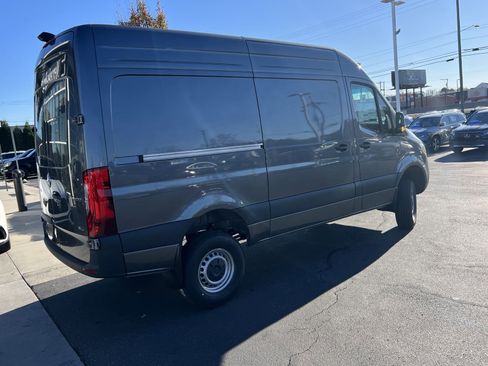 New 2025 Mercedes-Benz Sprinter 2500 image 9