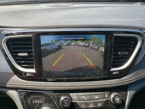 Used 2021 Chrysler Pacifica Touring-L w/ S Appearance Package FWD image 23