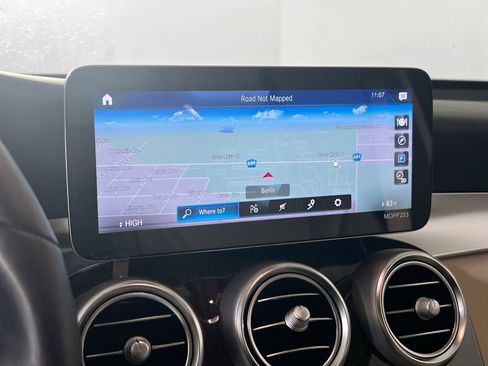 Used 2022 Mercedes-Benz GLC 300 4MATIC image 13