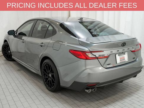 Used 2026 Toyota Camry SE w/ Convenience Package FWD image 3