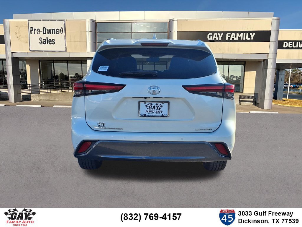 Used 2021 Toyota Highlander Limited FWD image 19