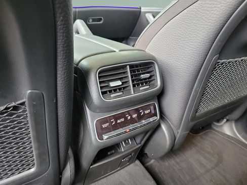 Used 2023 Mercedes-Benz GLS 450 4MATIC image 19