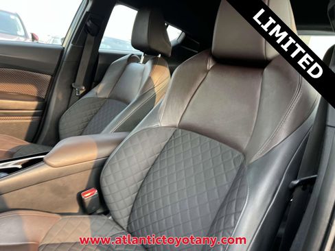 Used 2019 Toyota C-HR Limited image 16