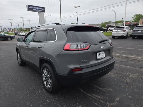 Used 2019 Jeep Cherokee Latitude Plus w/ Cold Weather Group AWD/4WD image 25