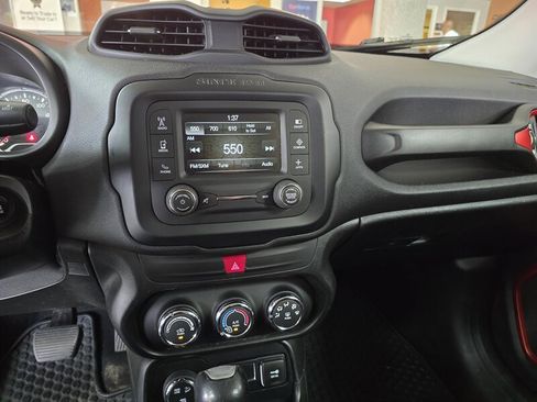 Used 2016 Jeep Renegade Trailhawk image 21
