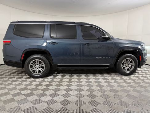 Used 2023 Jeep Wagoneer 4WD image 7