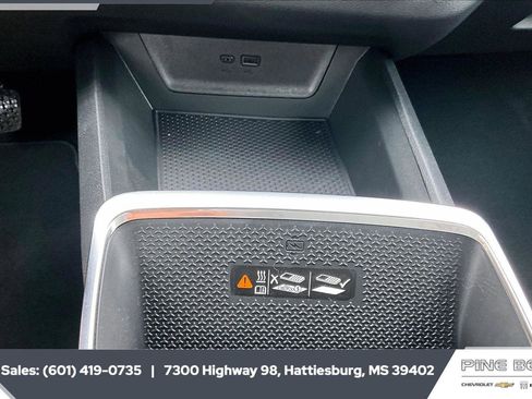 New 2026 Chevrolet Equinox LT w/ Convenience Package II FWD image 24