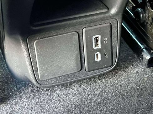 Used 2023 Buick Encore GX Preferred w/ Cold Weather Comfort Package FWD image 16