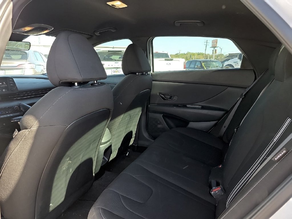 Used 2025 Hyundai Elantra Sport FWD image 9
