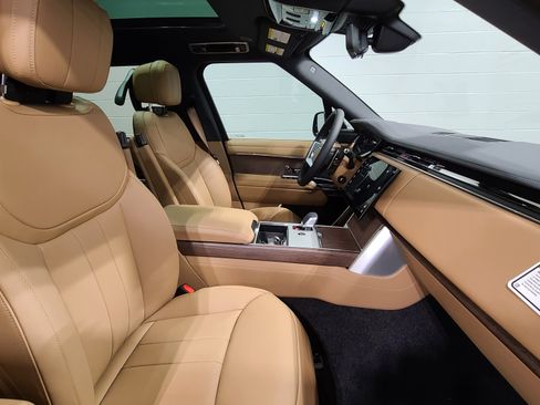 New 2026 Land Rover Range Rover Long Wheelbase SE AWD/4WD image 14