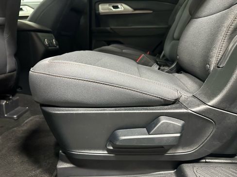 Used 2025 Ford Explorer Active image 40