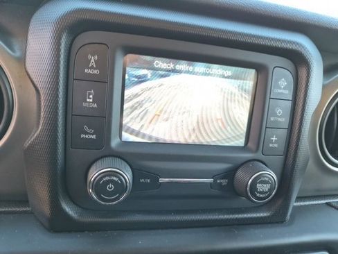 Used 2019 Jeep Wrangler Unlimited Sport S image 28