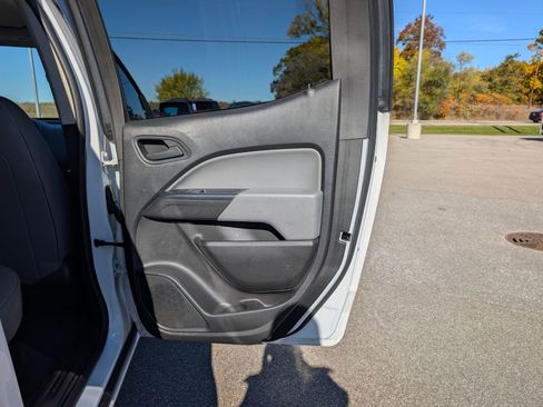 Used 2022 Chevrolet Colorado W/T w/ WT Convenience Package image 22