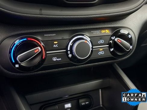 Used 2024 Kia Soul LX image 16