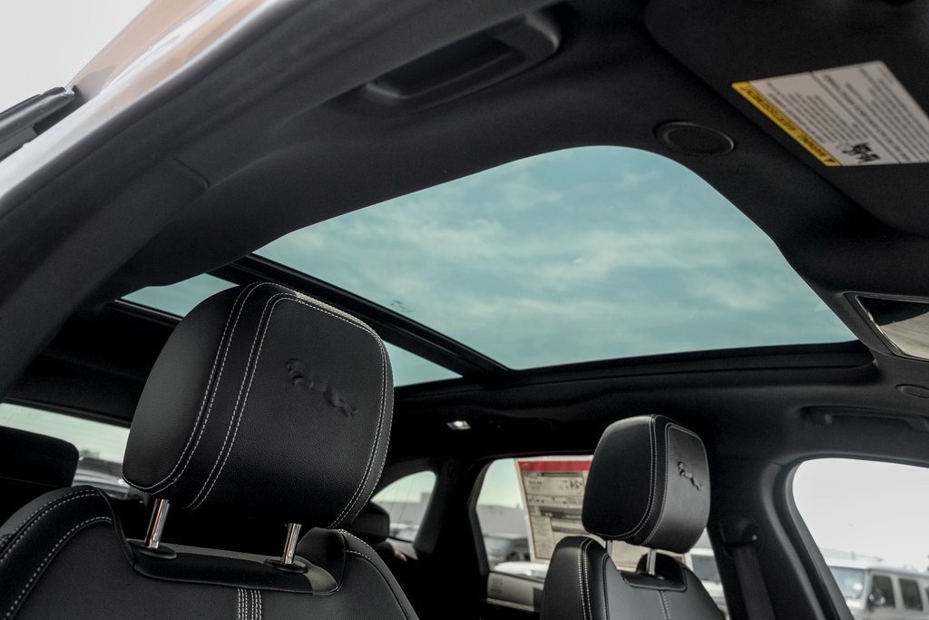 New 2026 Jaguar F-PACE R-Dynamic S AWD/4WD image 22