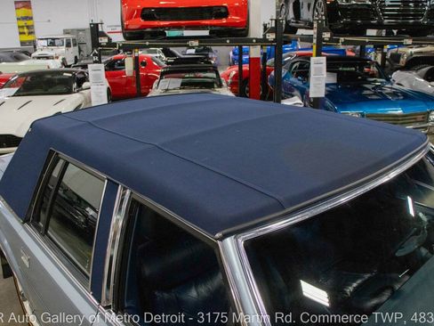 Used 1986 Lincoln Town Car image 14