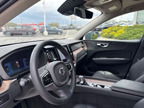 Certified 2023 Volvo XC60 B5 Plus AWD/4WD image 18