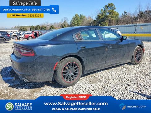 Used 2017 Dodge Charger SXT image 4