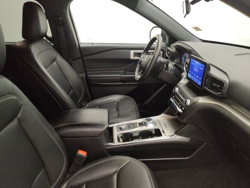 Used 2020 Ford Explorer XLT w/ Equipment Group 202A AWD/4WD image 21