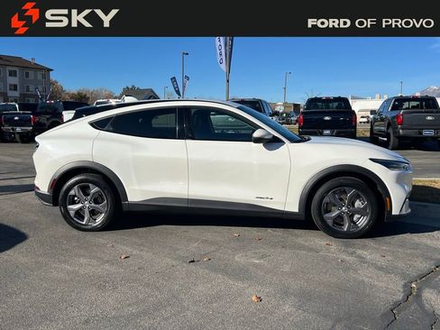 Used 2022 Ford Mustang Mach-E Select image 9