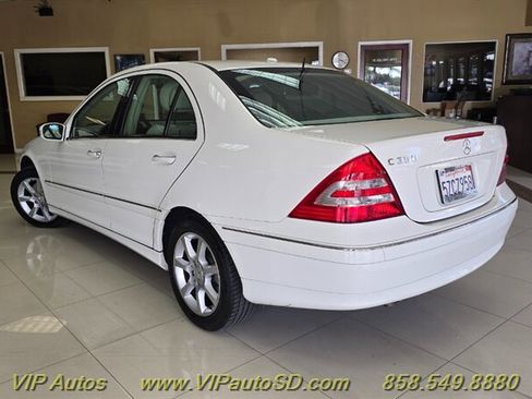 Used 2007 Mercedes-Benz C 350 Sedan image 3