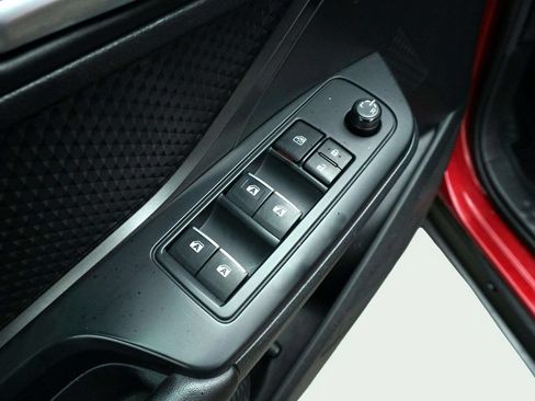 Used 2018 Toyota C-HR XLE FWD image 13
