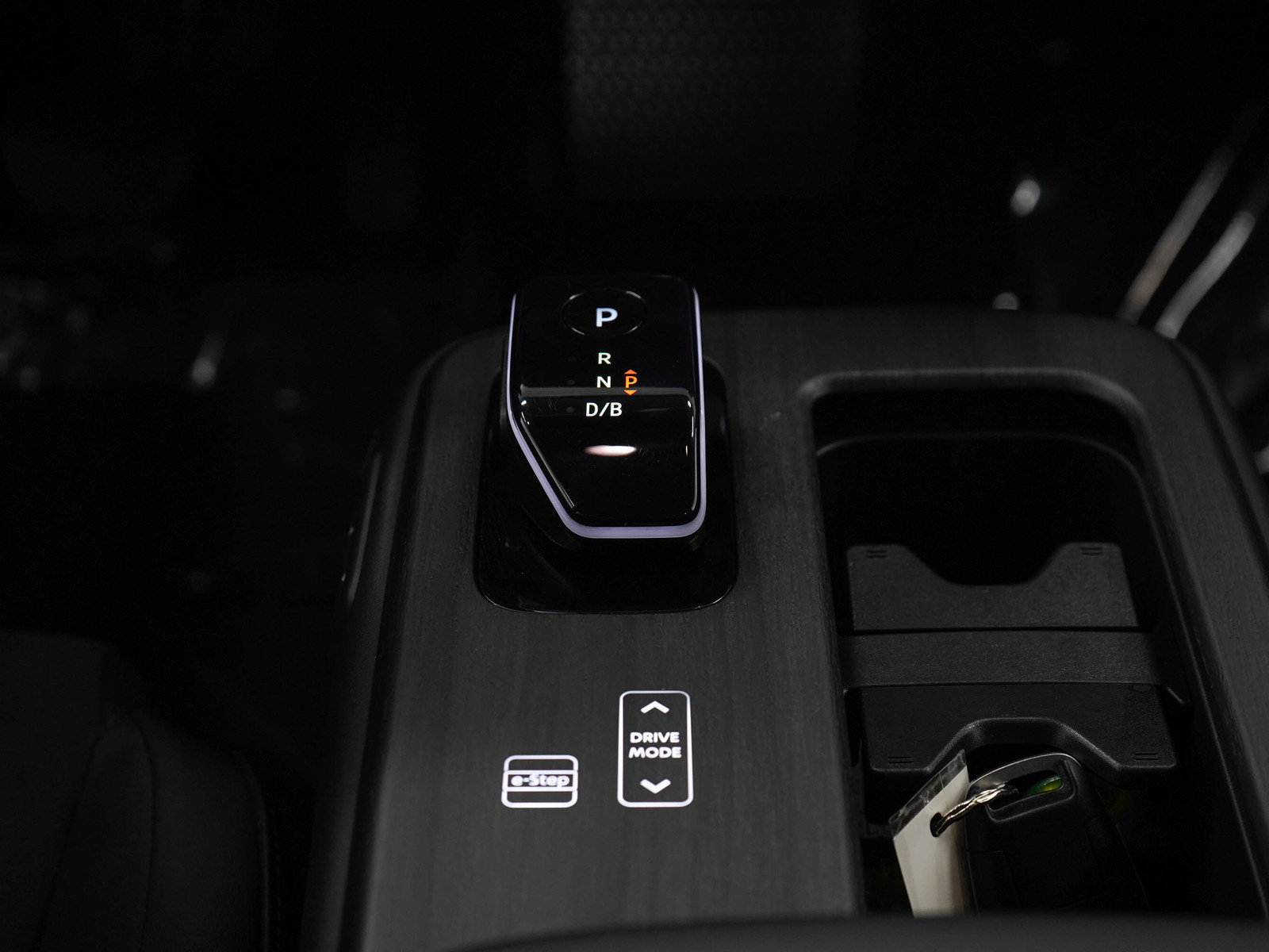 Used 2024 Nissan Ariya AWD image 20