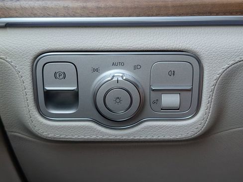 Used 2024 Mercedes-Benz GLE 450 4MATIC image 28