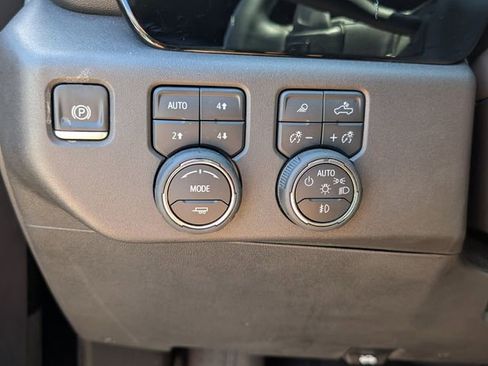 Used 2025 Chevrolet Silverado 1500 ZR2 AWD/4WD image 36
