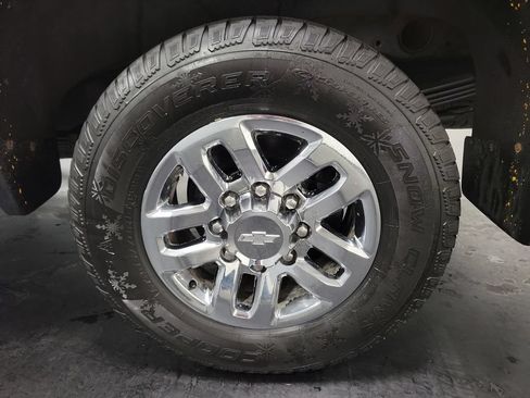 Used 2020 Chevrolet Silverado 2500 LT w/ Convenience Package AWD/4WD image 11