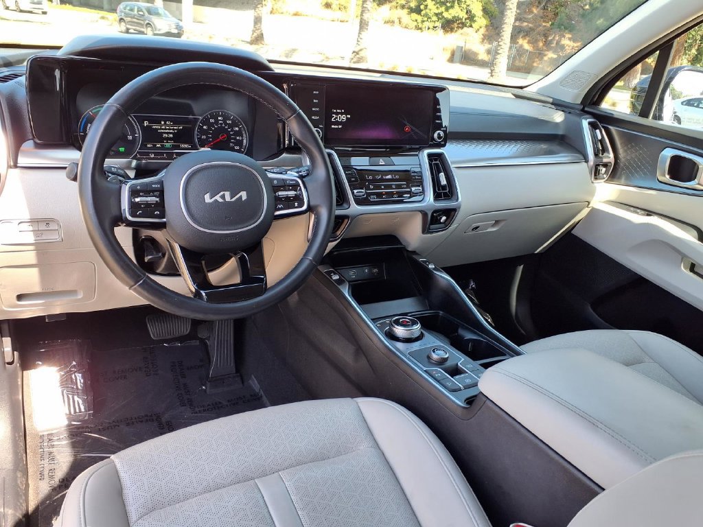 Certified 2023 Kia Sorento EX FWD image 11