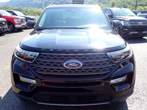 Used 2024 Ford Explorer XLT w/ Equipment Group 202A AWD/4WD image 9