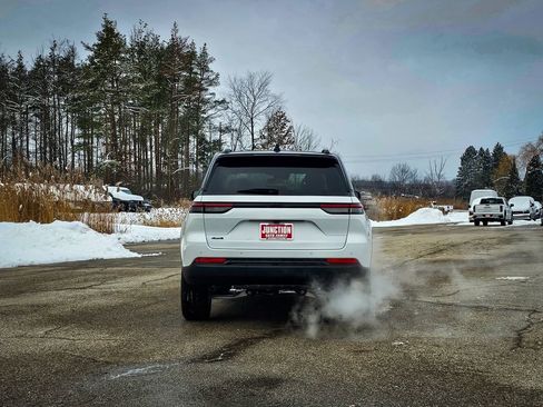 New 2025 Jeep Grand Cherokee Limited image 5