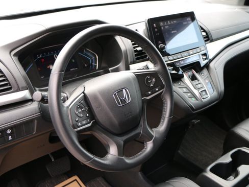 Used 2023 Honda Odyssey EX-L image 16