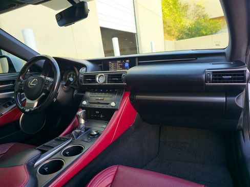 Used 2016 Lexus RC 200t RWD image 28