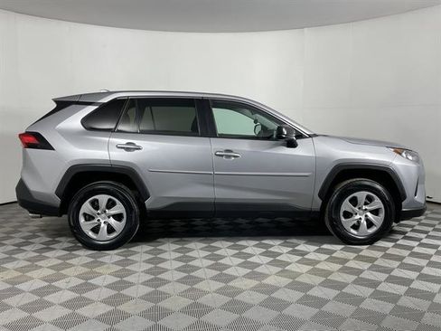 Certified 2022 Toyota RAV4 LE image 7