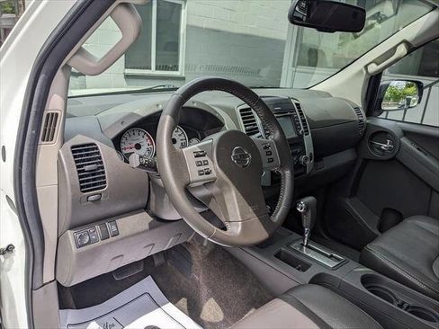 Used 2015 Nissan Xterra PRO-4X w/ Pro-4x Leather Package AWD/4WD image 10