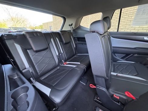 Used 2024 Volkswagen Atlas Peak Edition SE image 15