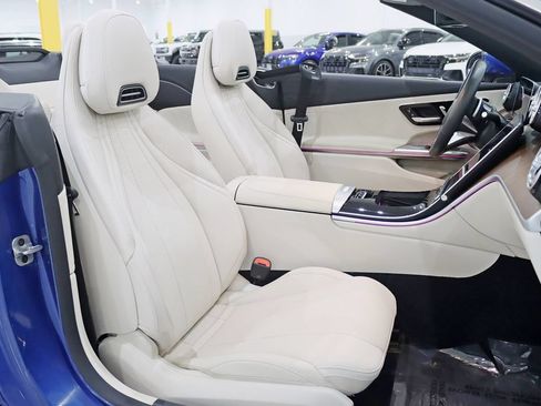 Used 2024 Mercedes-Benz CLE 300 4MATIC Cabriolet image 28