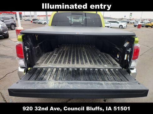 Used 2023 Toyota Tacoma TRD Off-Road image 11