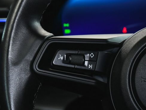 Used 2025 Porsche Macan 4 Electric image 34