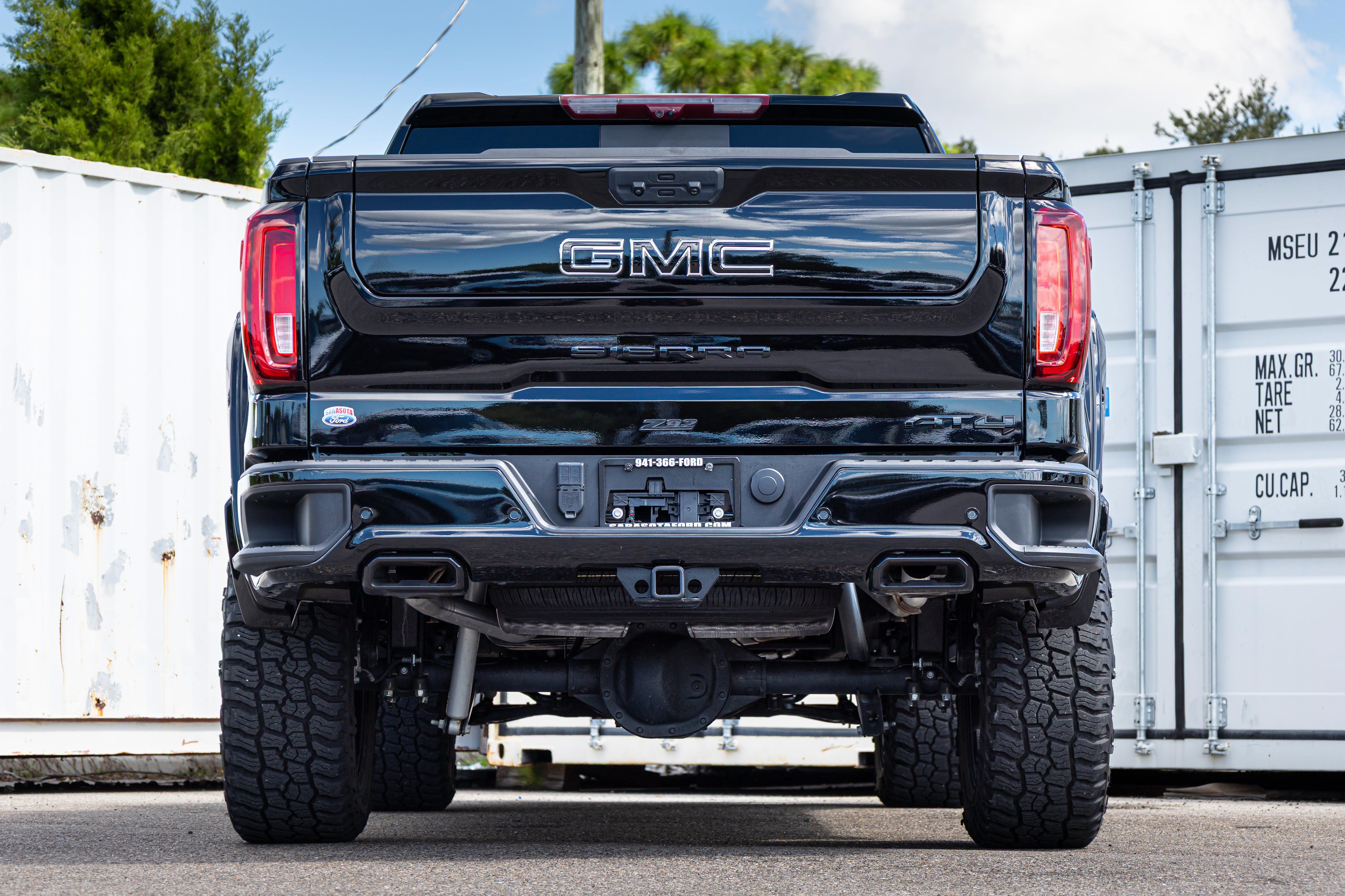 Used 2025 GMC Sierra 1500 AT4 w/ Technology Package AWD/4WD image 5